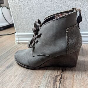Women's Gray Wedge Ankle Boots